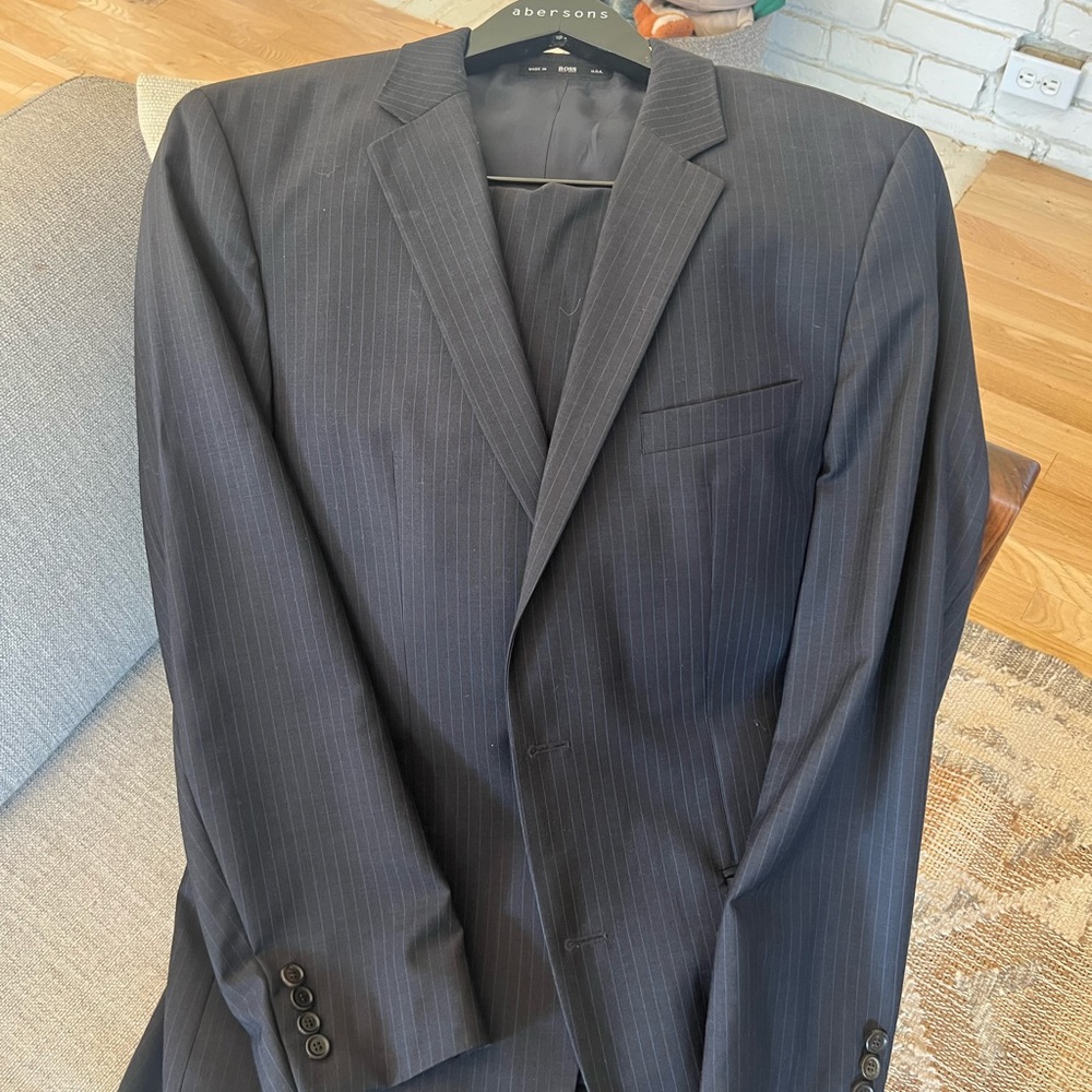 Hugo Boss Suit - Picture 5 of 6
